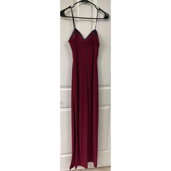 Windsor medium maxi wine burgundy side slit formal NWOT - Picture 9 of 11